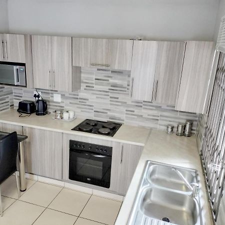 Sunrise Guesthouse Pretoria-Noord Dış mekan fotoğraf