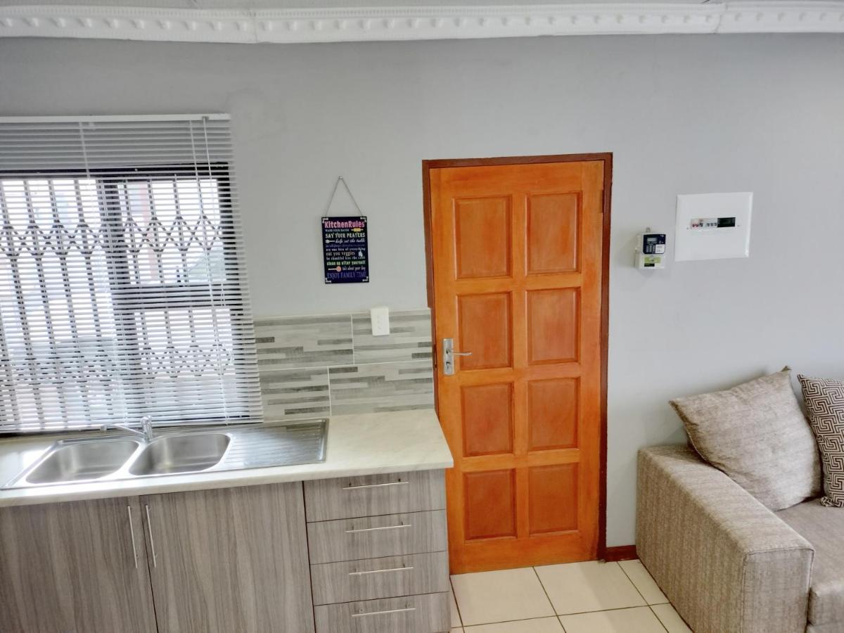 Sunrise Guesthouse Pretoria-Noord Dış mekan fotoğraf
