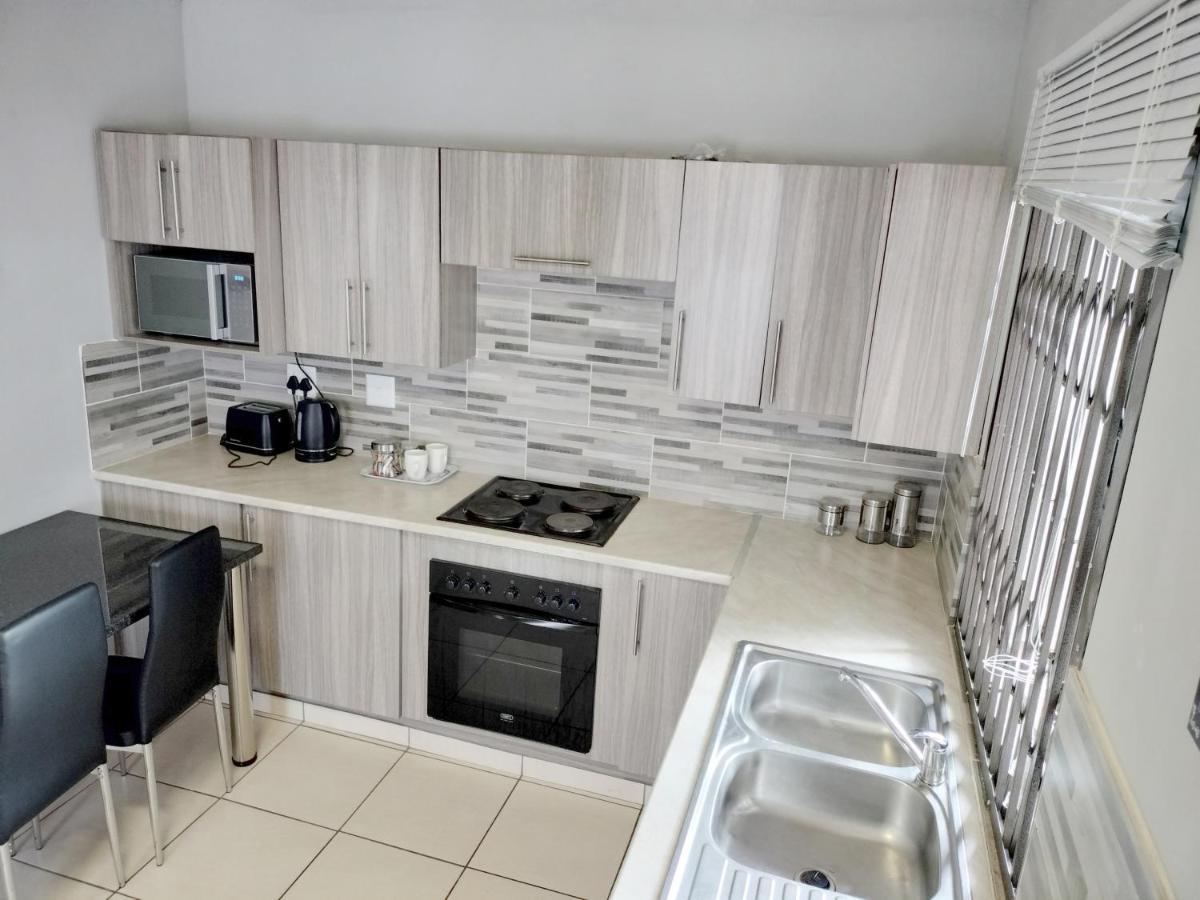 Sunrise Guesthouse Pretoria-Noord Dış mekan fotoğraf
